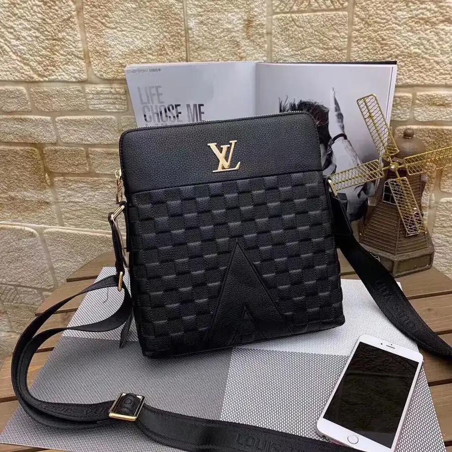 New Arrival 28051 2: Innovative Design with Iconic Vuitton Style