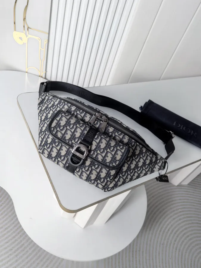 8 Spring 2025 Collection Tote Bag