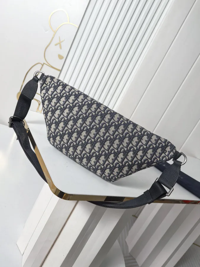 8 Spring 2025 Collection Tote Bag