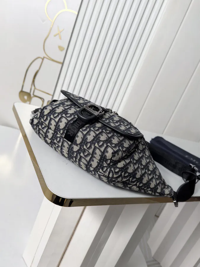 8 Spring 2025 Collection Tote Bag