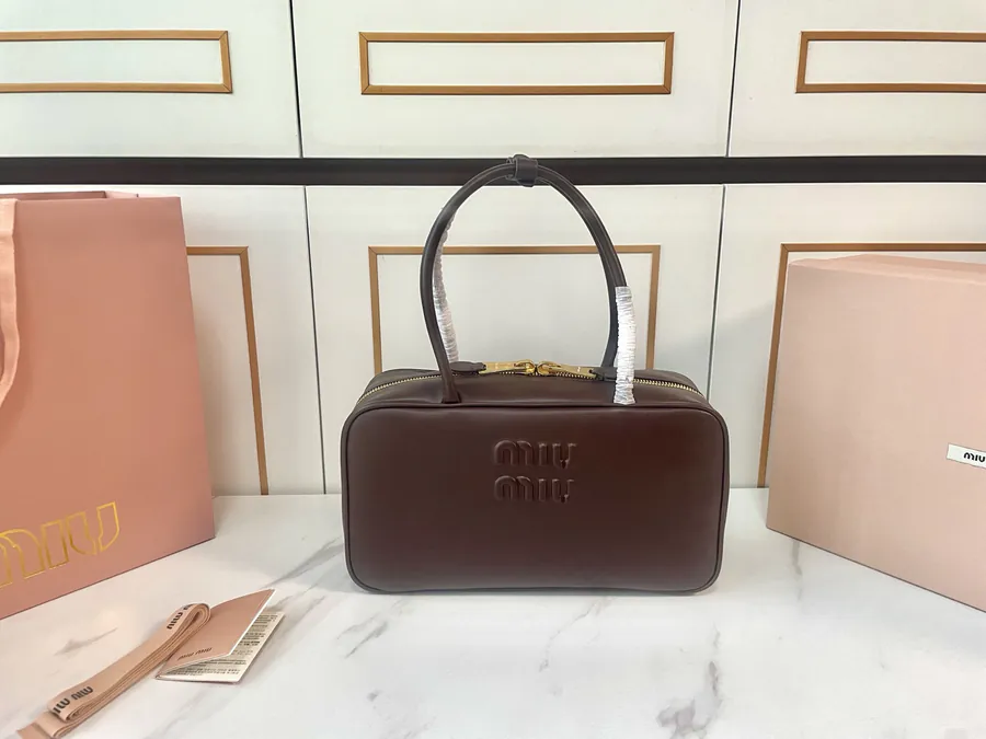 P780 Cherry Red M Family Bucket Bag