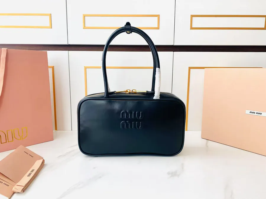 M Family 5BB172 Bucket Bag Premium Calfskin, Minimalist Design