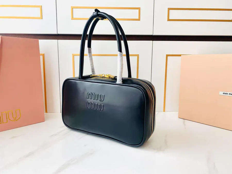 M Family 5BB172 Bucket Bag Premium Calfskin, Minimalist Design