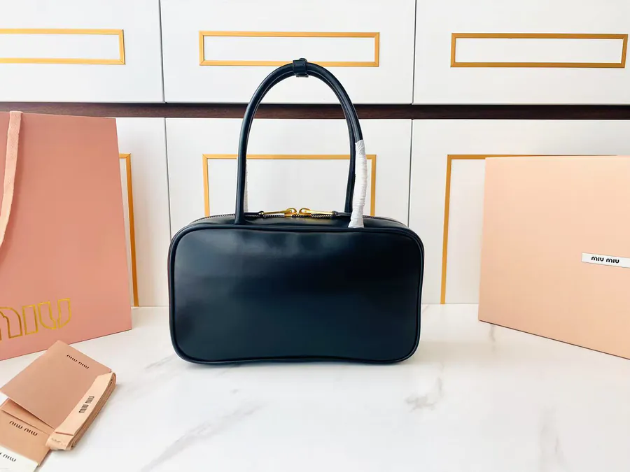 M Family 5BB172 Bucket Bag Premium Calfskin, Minimalist Design