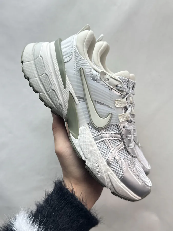 V2K Run Gray Green