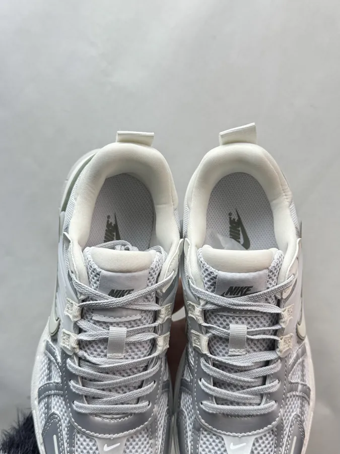 V2K Run Gray Green