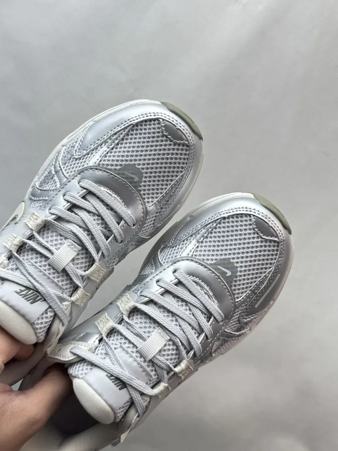V2K Run Gray Green
