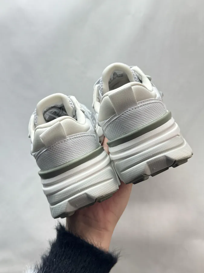 V2K Run Gray Green