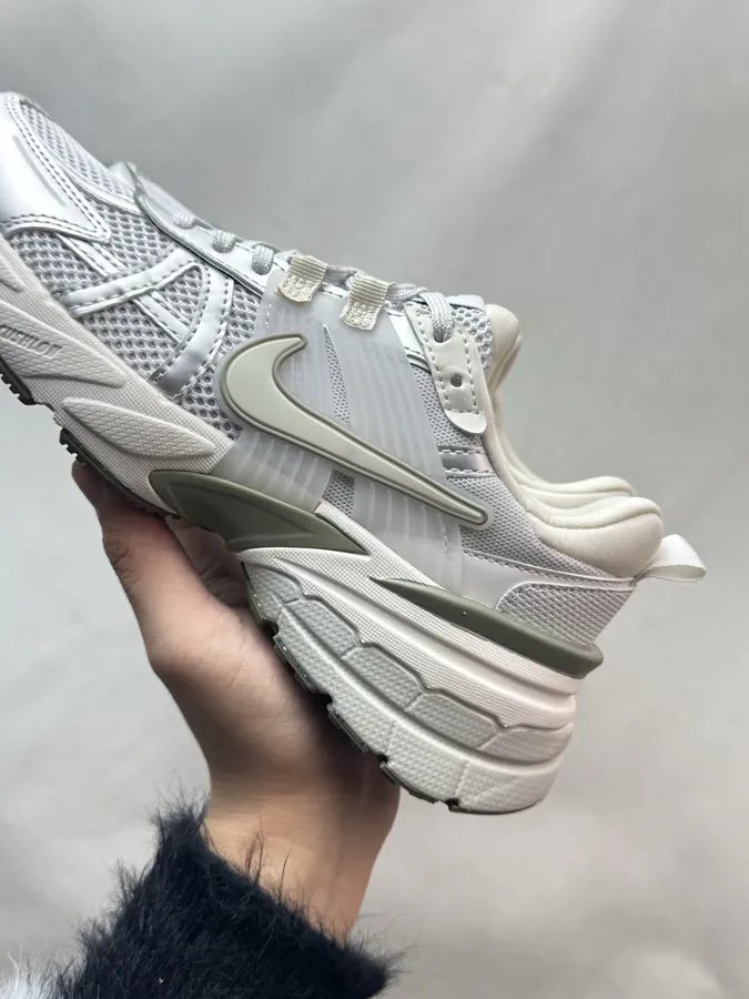 V2K Run Gray Green