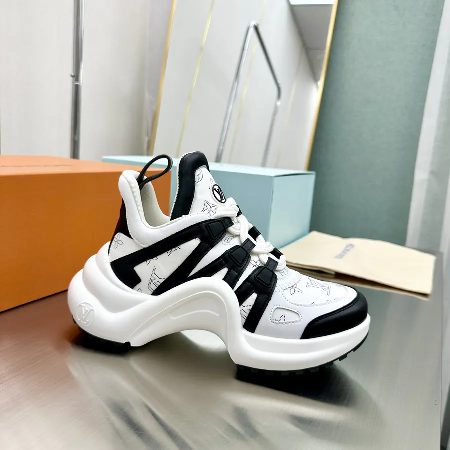 Arch Bridge Top Version P430 Louboutin Dad Sneakers