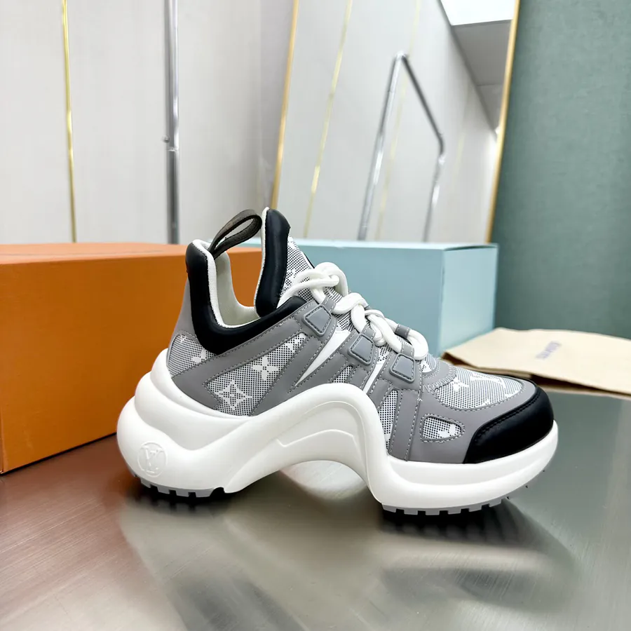 Arch Bridge Premium P430 Louboutin Casual Sneakers