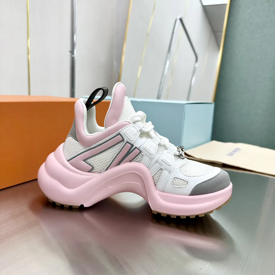 Arched Bridge Top Version P430 Louboutin Casual Sneakers