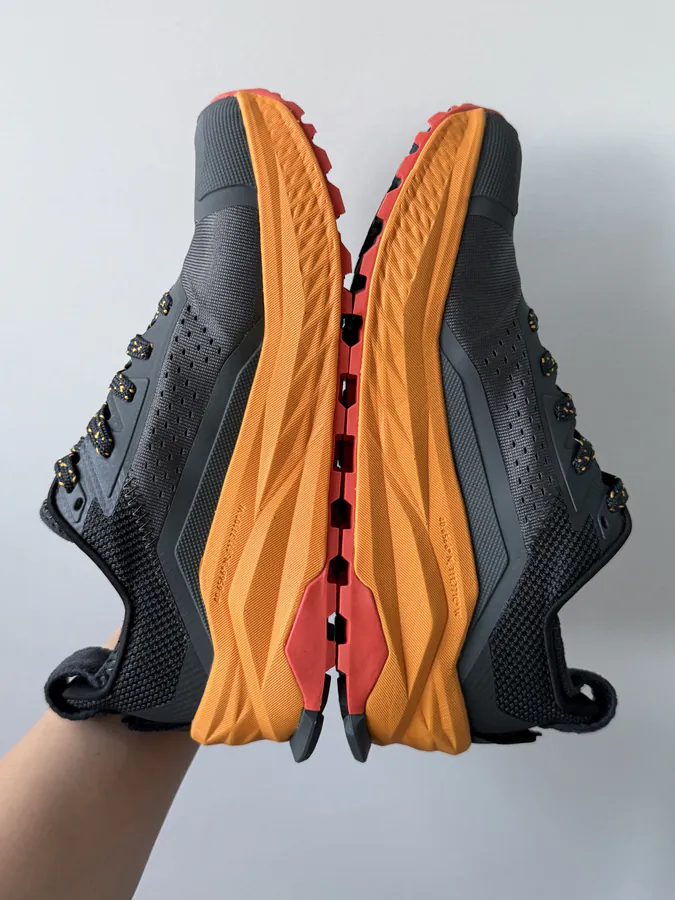 Altra Olympus 6 Black Orange