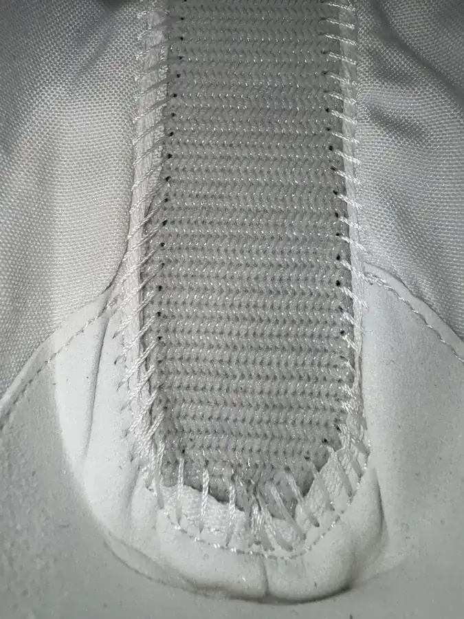 250 CON One Size Sporty Sneaker