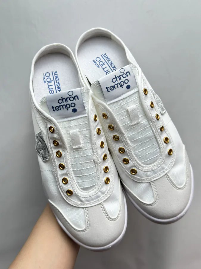 CON One Piece Slip On Shoes in Gray White