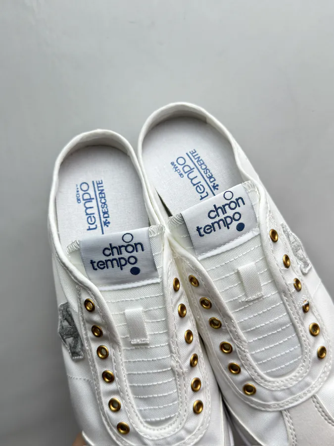 CON One Piece Slip On Shoes in Gray White