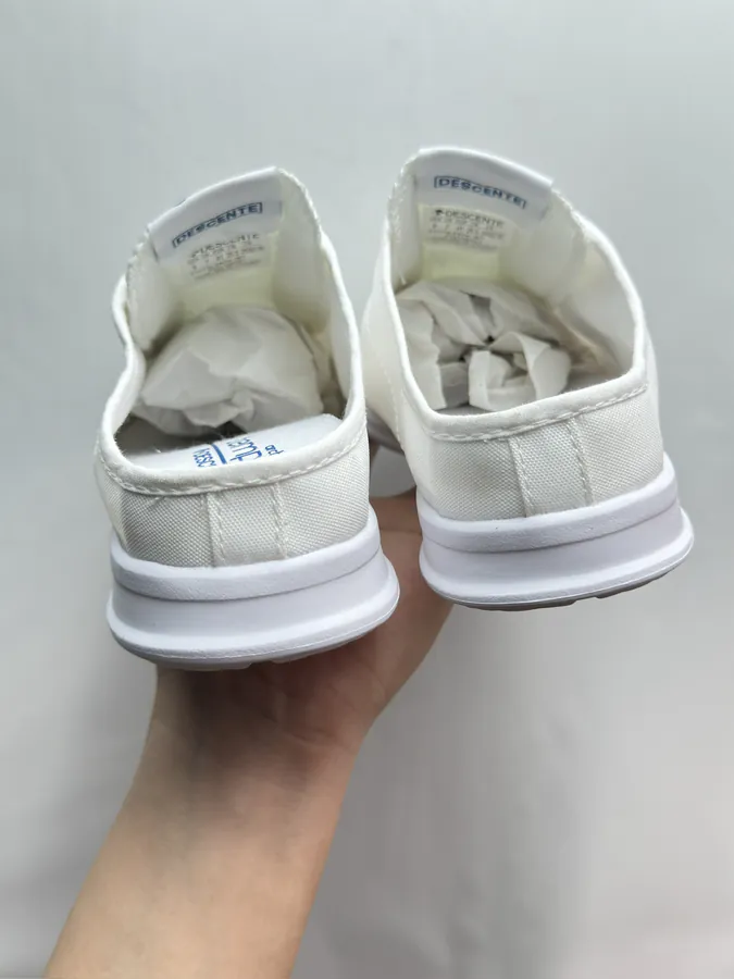 CON One Piece Slip On Shoes in Gray White