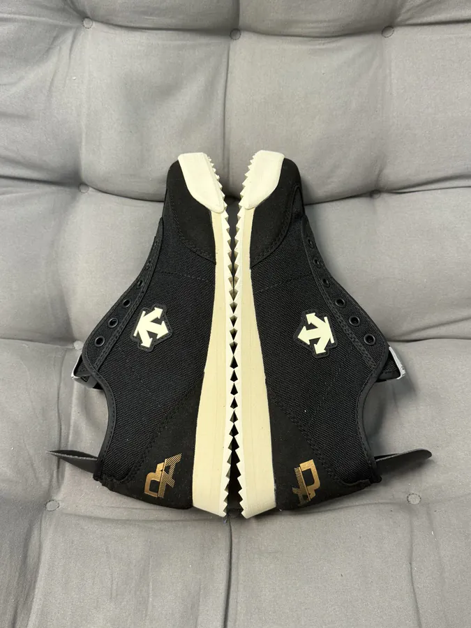 250 CON One Size Sporty Sneakers