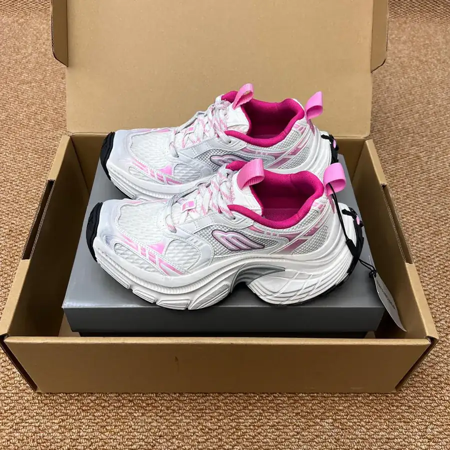 Top Version 6XL Series Couple Dad Shoes in White and Pink
