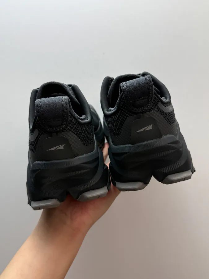 Altra Olympus 6 Black