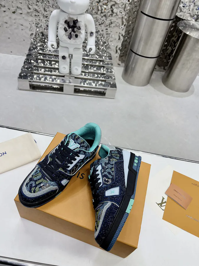 2023 Louis Vuitto Trainer Sparkling Diamond Edition
