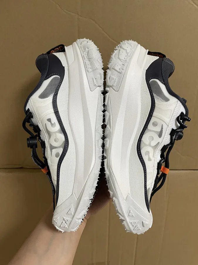 ACG Mountain Fly 2 LOW 登山鞋
