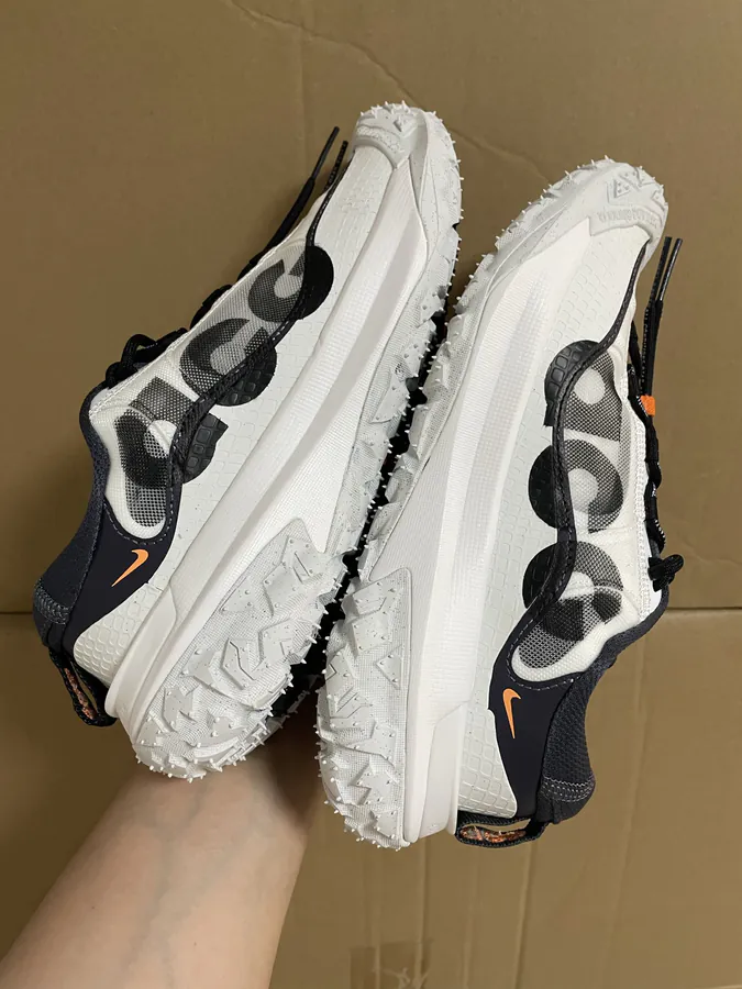 ACG Mountain Fly 2 LOW 登山鞋