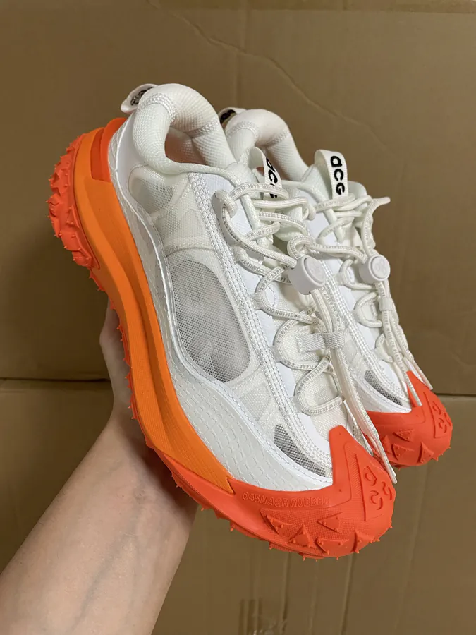 ACG Mountain Fly 2 LOW 登山鞋 White Orange