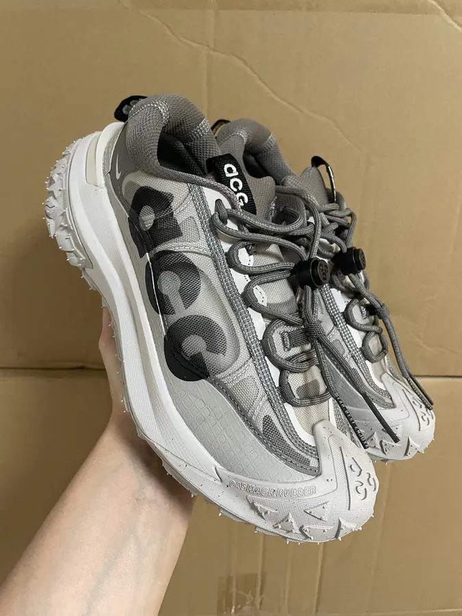 ACG Mountain Fly 2 LOW Classic Low Top Hiking Boots in Gray