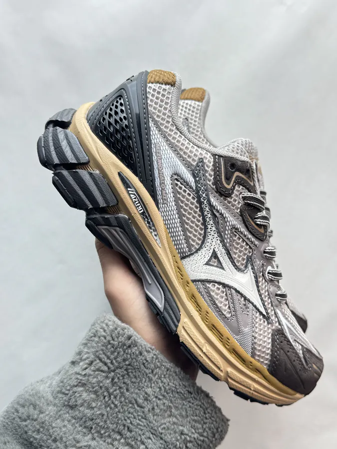 Mizuno Halo Mix Subtle Gray Running Shoes