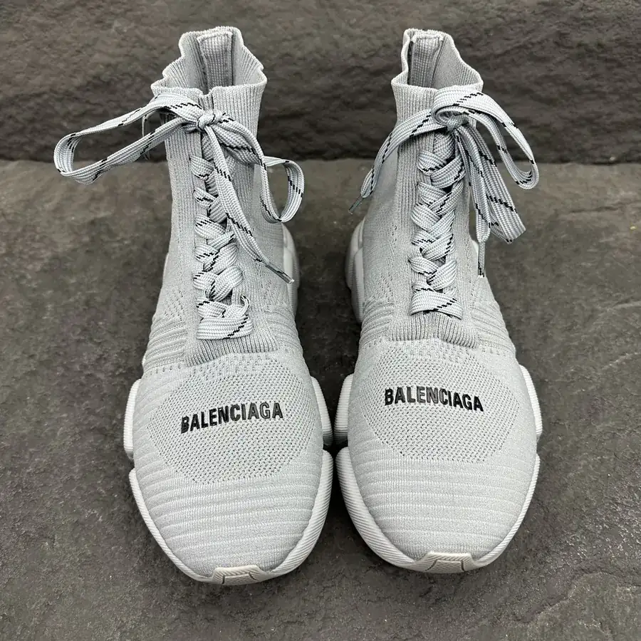 Speed 2.0 Unisex Sport Sneakers in Gray