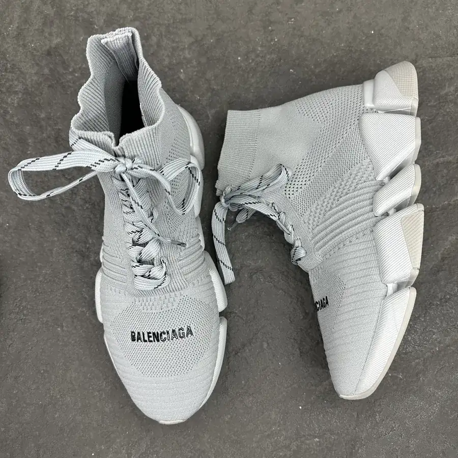Speed 2.0 Unisex Sport Sneakers in Gray