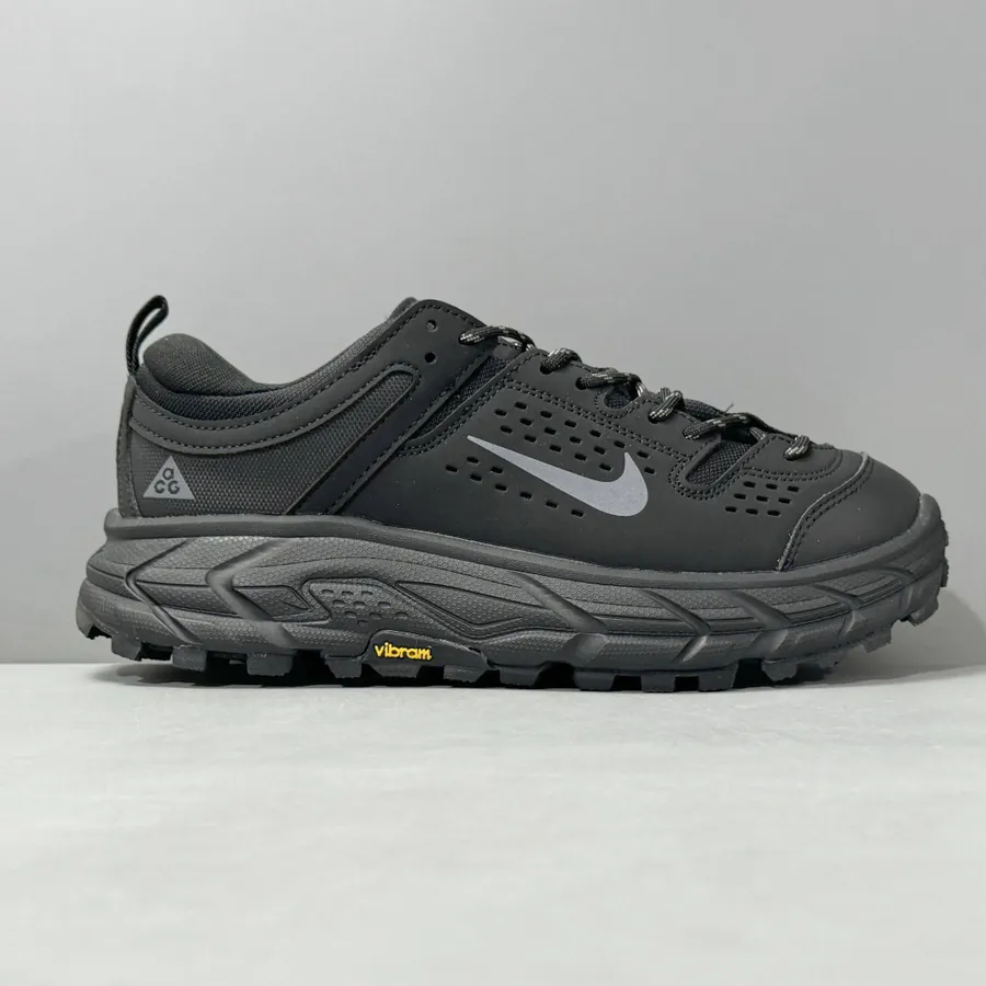 ACG Mountain Fly 2 Low Premium Outdoor Sneaker