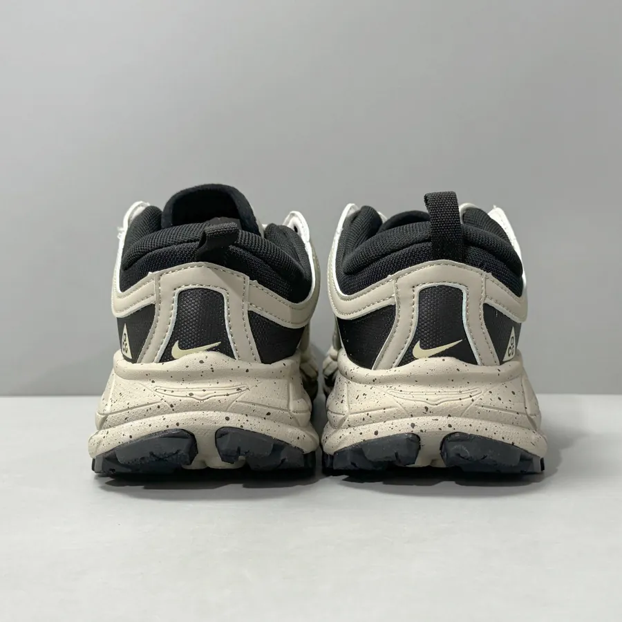 ACG Mountain Fly 2 Low Comfortable Outdoor Sneaker