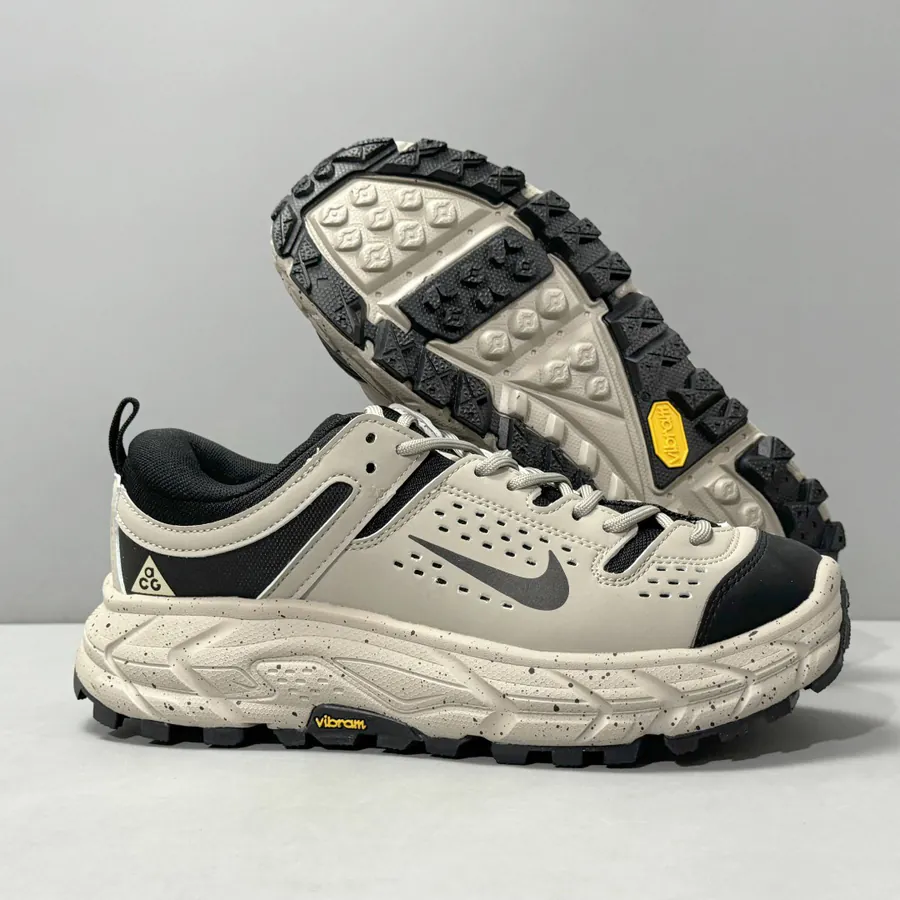 ACG Mountain Fly 2 Low Comfortable Outdoor Sneaker