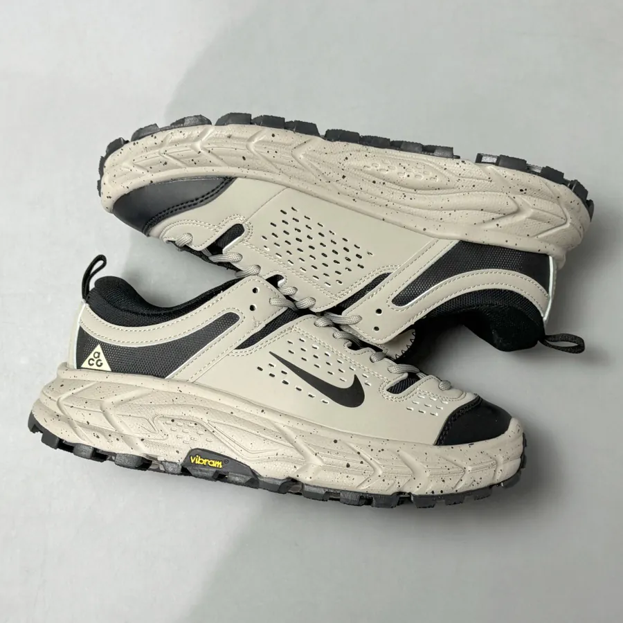 ACG Mountain Fly 2 Low Comfortable Outdoor Sneaker