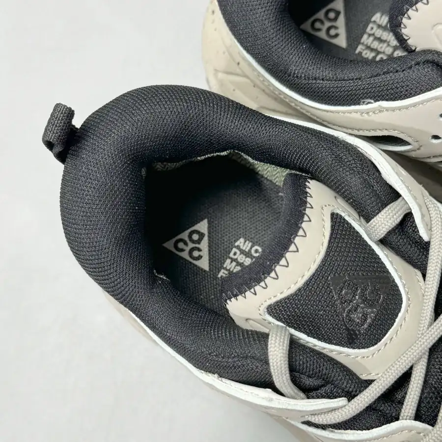 ACG Mountain Fly 2 Low Comfortable Outdoor Sneaker