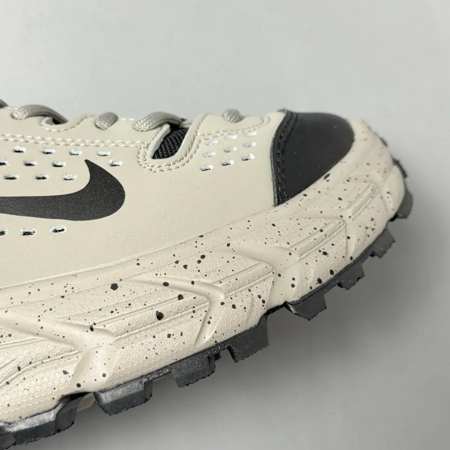 ACG Mountain Fly 2 Low Comfortable Outdoor Sneaker