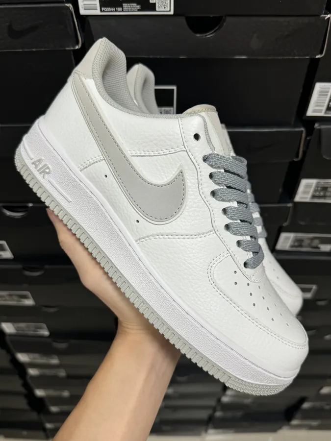 Nike Air Force 107 PRM Comfortable and Versatile Low top Sneaker