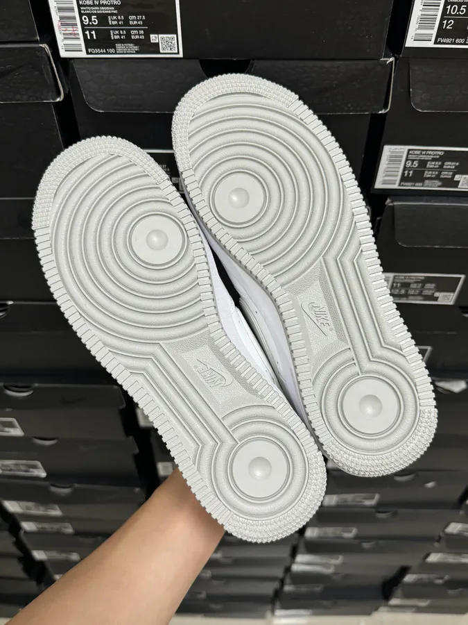 Nike Air Force 107 PRM Comfortable and Versatile Low top Sneaker