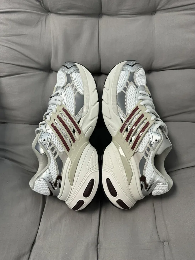 Tra Series 3XL Plus Runner Deluxe Sneaker