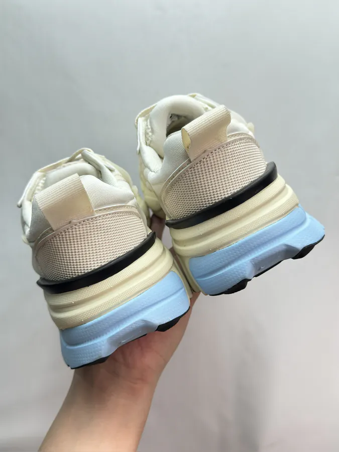 LW Original Bucket Bag in Sky Blue