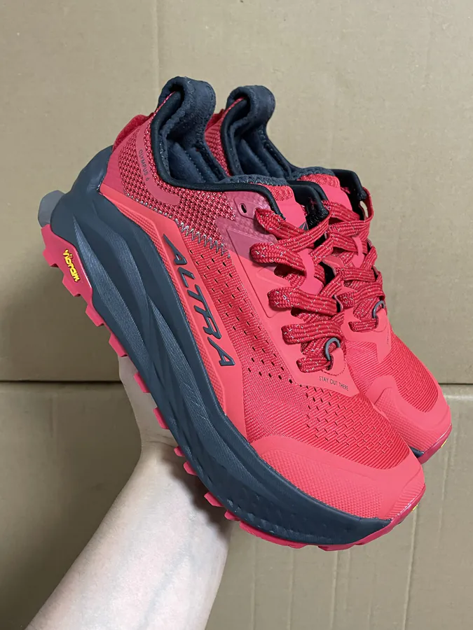 Altra Olympus 6 Men's Running Shoes in Black and Red