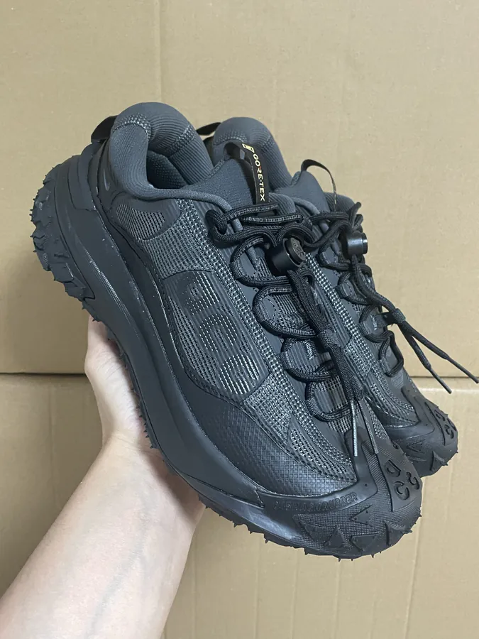ACG Mountain Fly 2 LOW Black, Low Top Hiking Boots
