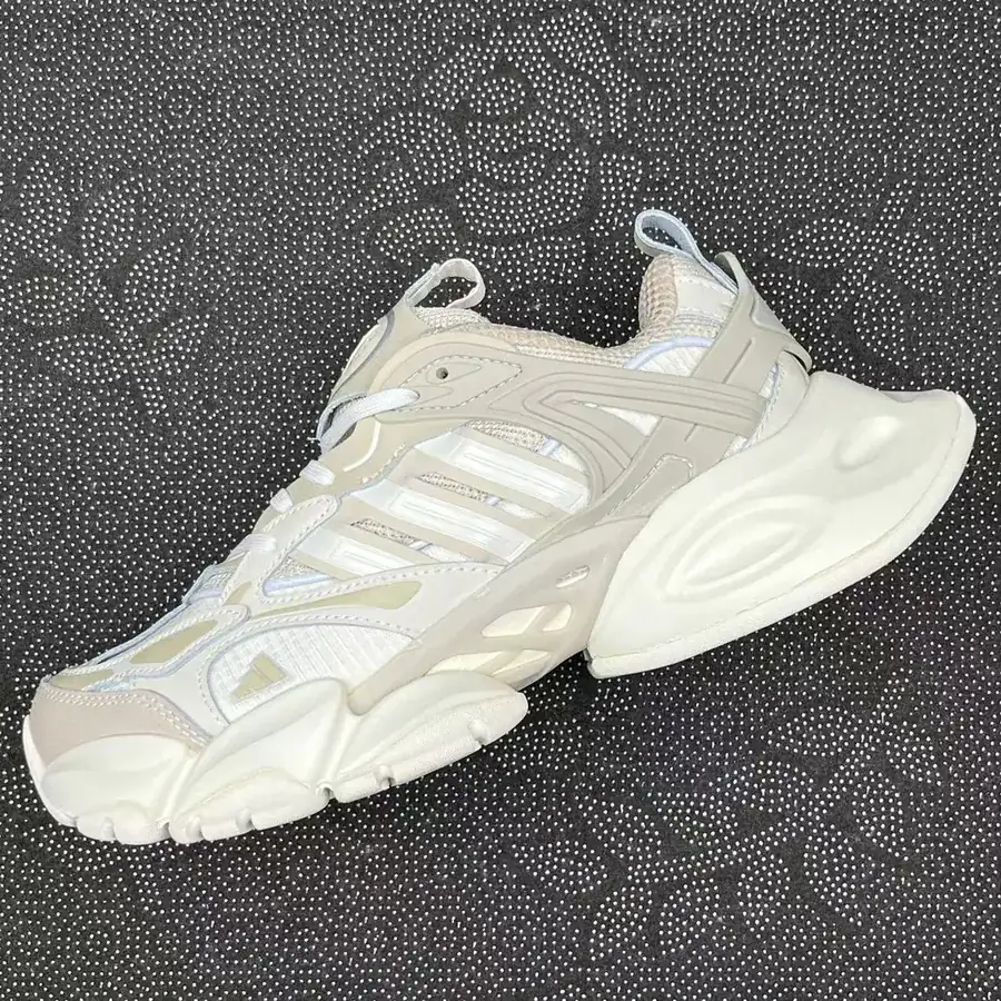 Tra Series 3XL Runner Deluxe Sneaker in Champagne Gold