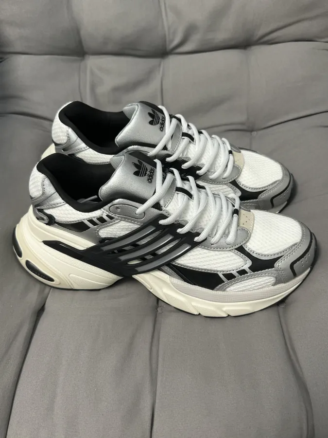 Tra Series 350 Runner Deluxe Sneakers
