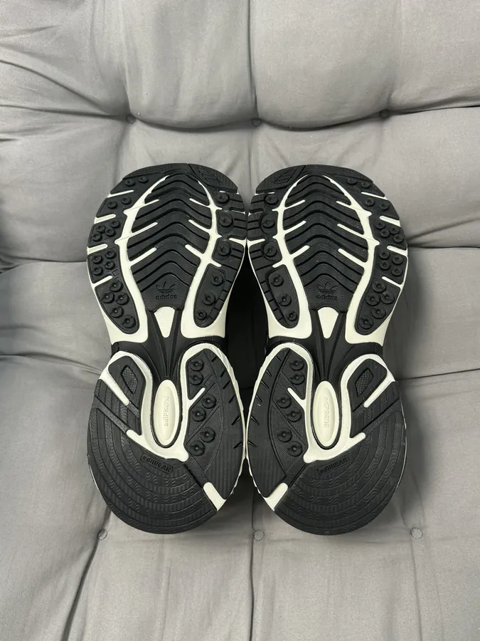 Tra Series 350 Runner Deluxe Sneakers