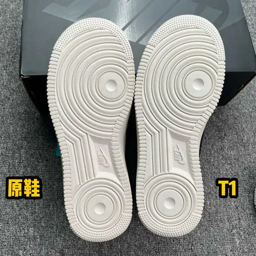 AMBUSH White Sneaker with Classic Silhouette