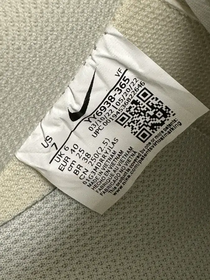 Nike Air Force 107 PRM Comfortable and Versatile Low Top Sneaker