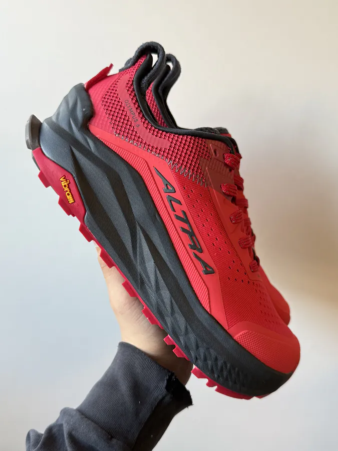 Altra Olympus 6 Red Black